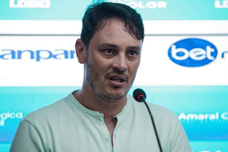 Roger Aguilera solicita transmissão de partida à CBF – Crédito: Jorge Luís Totti/Paysandu Roger Aguilera solicita transmissão de partida à CBF - Crédito: Jorge Luís Totti/Paysandu