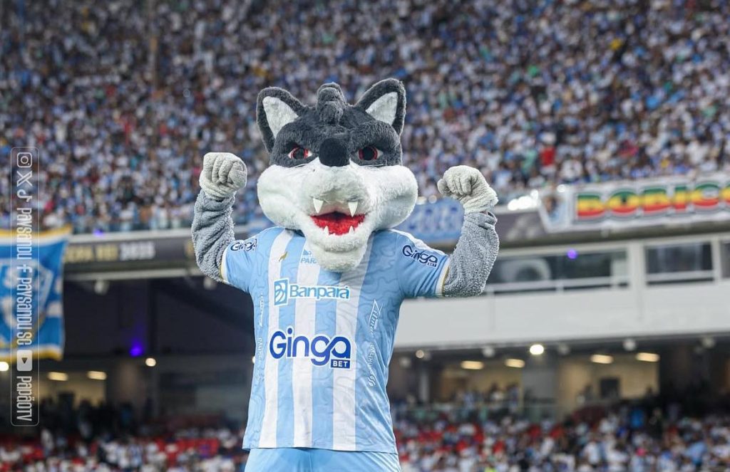 Patrocínio estampado na camisa bicolor – Crédito: Márcio Melo Patrocínio estampado na camisa bicolor - Crédito: Márcio Melo