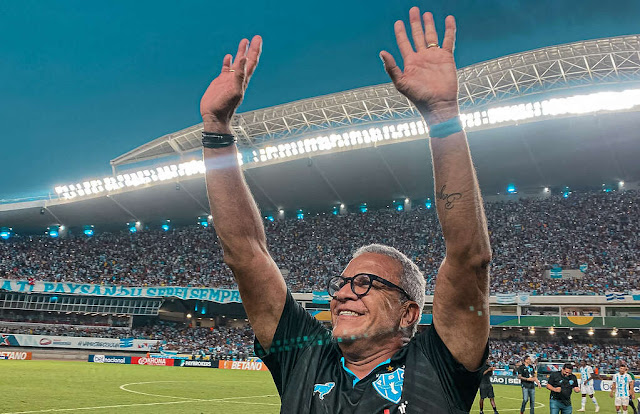 Helio dos anjos no mangueirao
