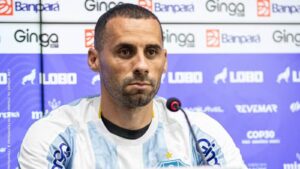 Dudu Vieira é apresentado oficialmente pelo Paysandu — Foto: Matheus Vieira/ Paysandu