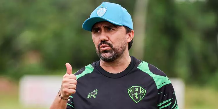 luizinho lopes tecnico do Paysandu Luizinho Lopes segue invicto no Paysandu - (Jorge Luís Totti/Paysandu)