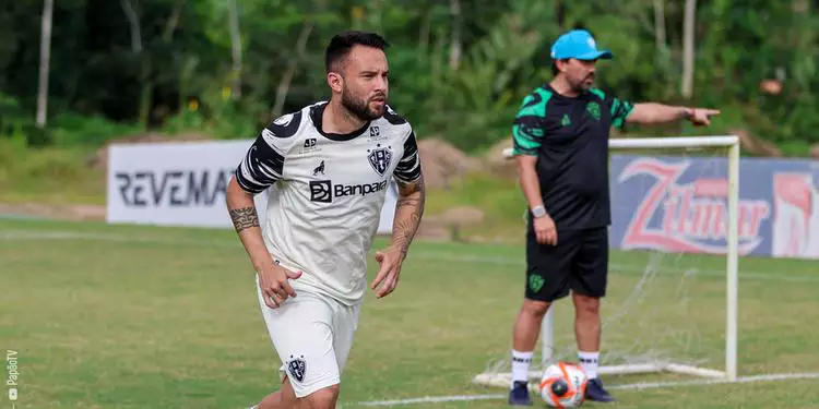 Giovanni trabalha duro para alcançar uma vaga de titular na equipe bicolor. (Jorge Luís Totti/Paysandu)