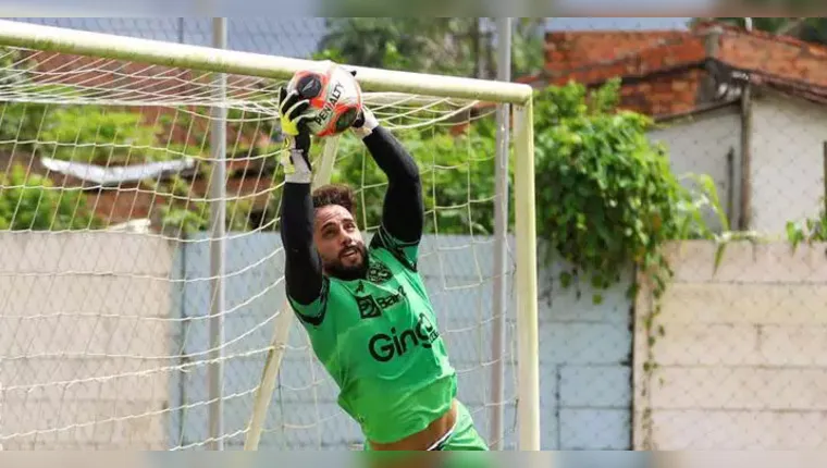 alisson goleiro paysandu Alisson teve 2 jogos pelo Paysandu (Foto: Jorge Luís Totti)